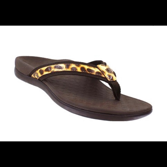 vionic sandals leopard print